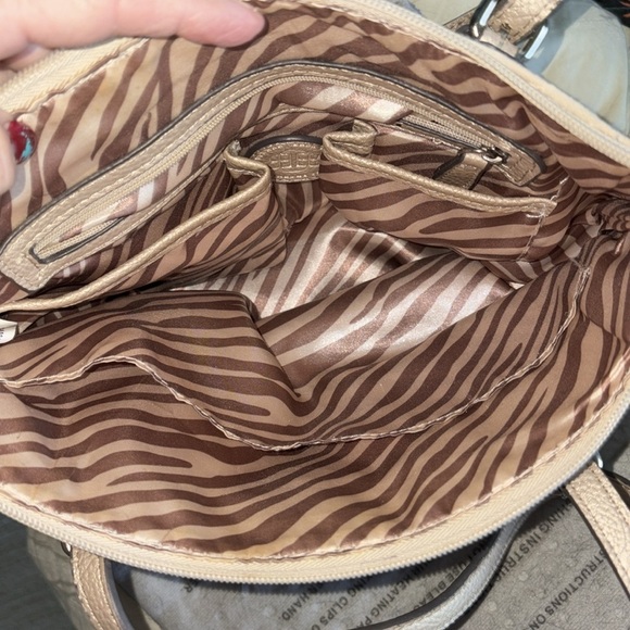 Dana Buchman  shoulder bag  two tone canvas/ Cream  metallic trim silvertone HW￼ - Picture 4 of 15